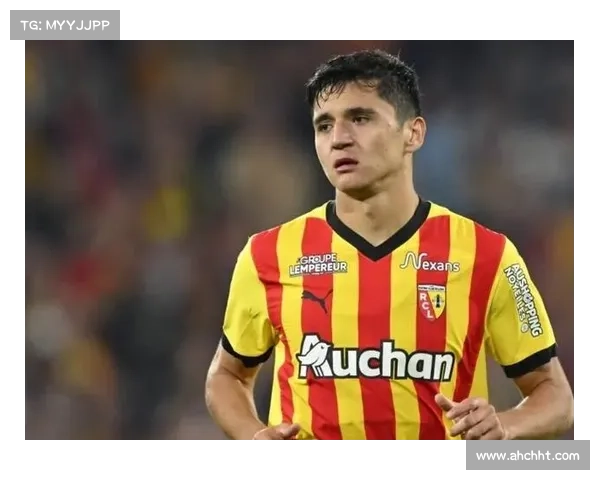 如何成功签下朗斯中卫胡桑诺夫的全方位策略与关键步骤